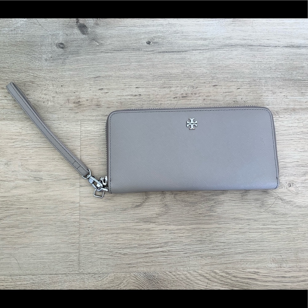 Tory Burch zip continental wallet